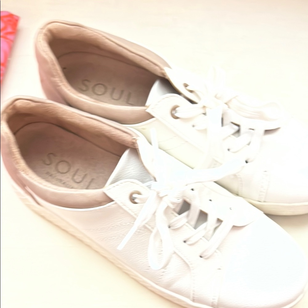 SOUL Naturalizer White Low-Top Sneakers